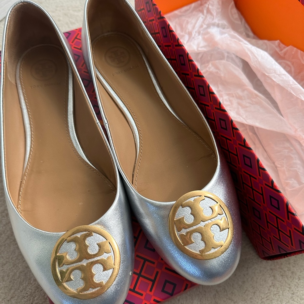 Tory Burch Benton Flat Metallic Nappa